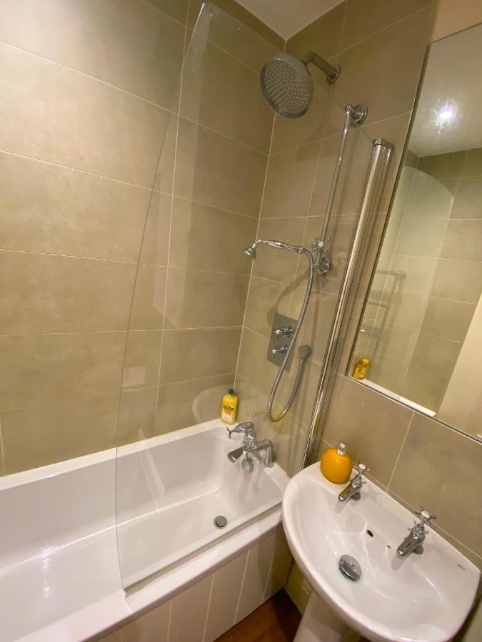 Deluxe High Street Apartment Canterbury Ngoại thất bức ảnh